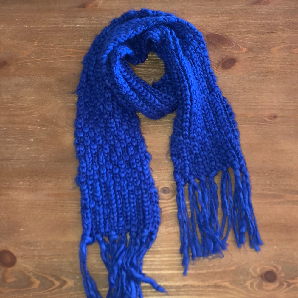 Royal blue knit scarf